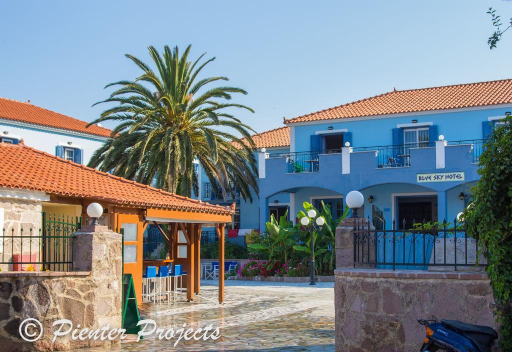 Blue Sky Hotel - Petra - Lesvos - Greece Extérieur photo