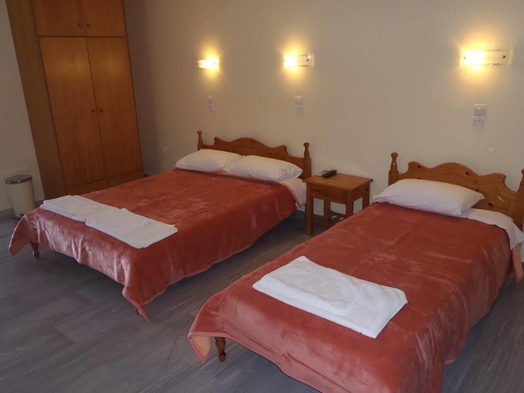 Blue Sky Hotel - Petra - Lesvos - Greece Extérieur photo